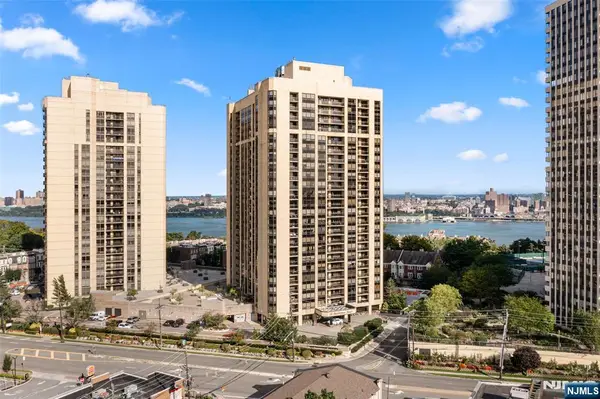 800 palisade Avenue 24 E, Fort Lee, NJ 07024