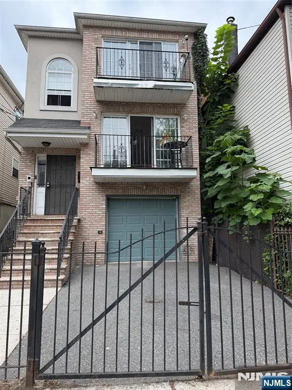 389 21st Street, Irvington, NJ 07111