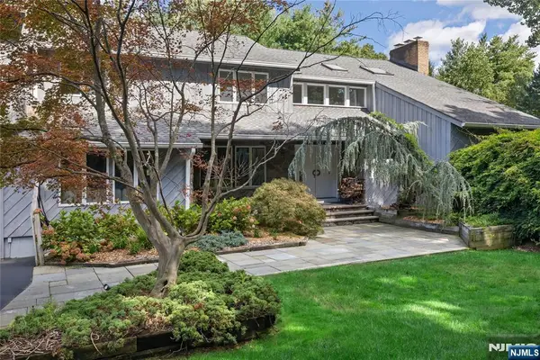 22 Angela Court, Woodcliff Lake, NJ 07677