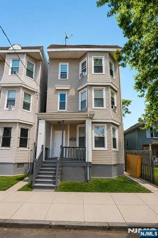 428 S 17th Street, Newark, NJ 07103