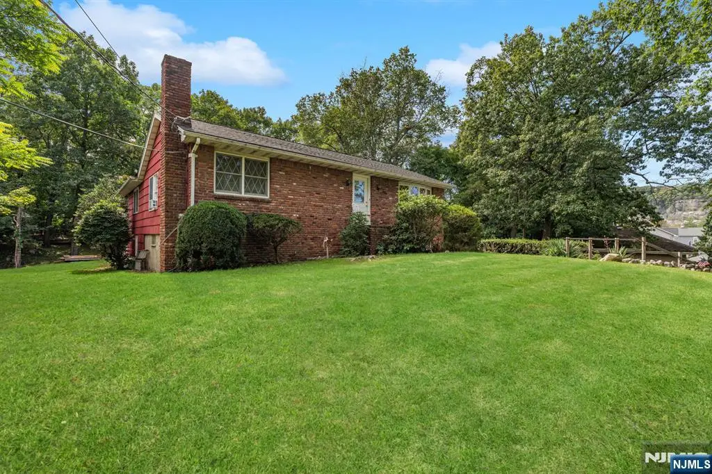 40 Broad Street, Pompton Lakes, NJ 07442 - #1