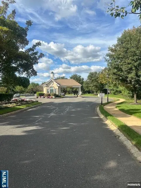84 Draw Bridge Drive, Monroe, NJ 08831