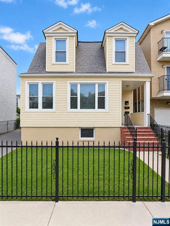 146-148 Leslie Street, Newark, NJ 07112 - #1