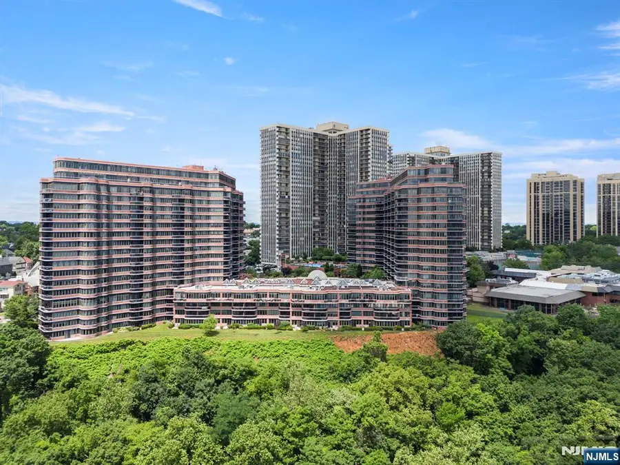 100 Carlyle Drive VILLA P- 6, Cliffside Park, NJ 07010 - #3