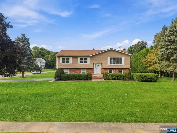22 Marguerite Lane, Montville Township, NJ 07082