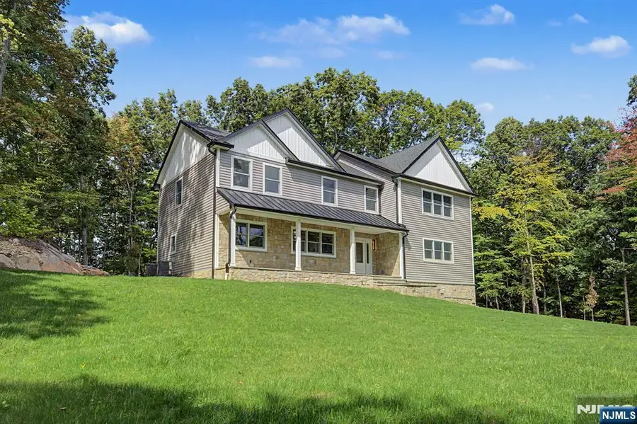 119 Stag Hill, Mahwah, NJ 07430 - #2