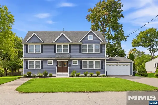 51 Princeton Terrace, Oakland, NJ 07436