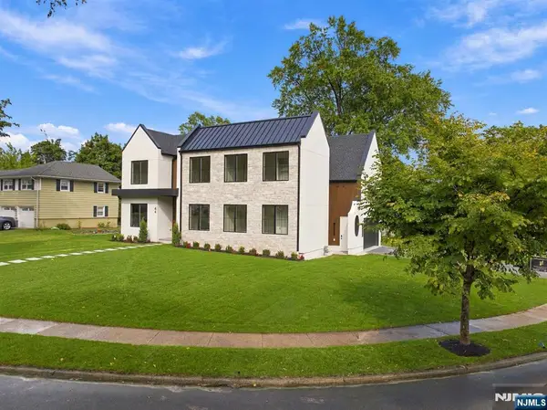 44 Spottswood Road, Glen Rock, NJ 07452