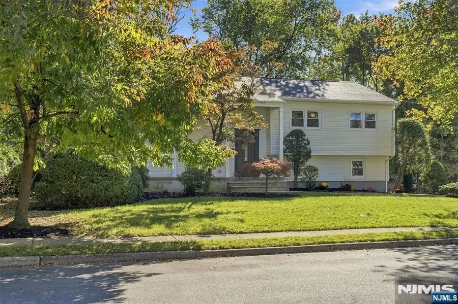 482 Tulane Court, Paramus, NJ 07652 - #2