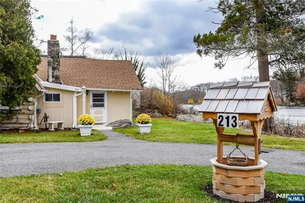 213 Otterhole Road, West Milford, NJ 07480