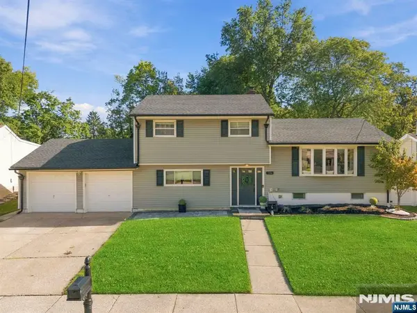 264 Winifred Drive, Totowa, NJ 07512