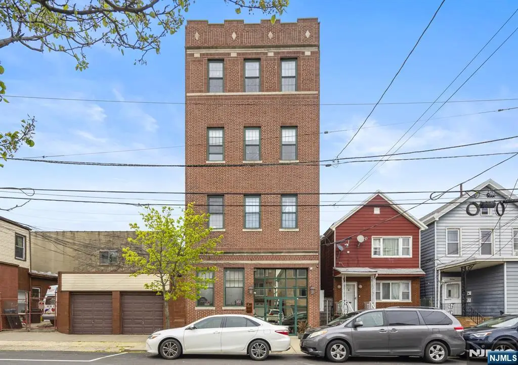 9 18th Street, Bayonne, NJ 07002 - #1