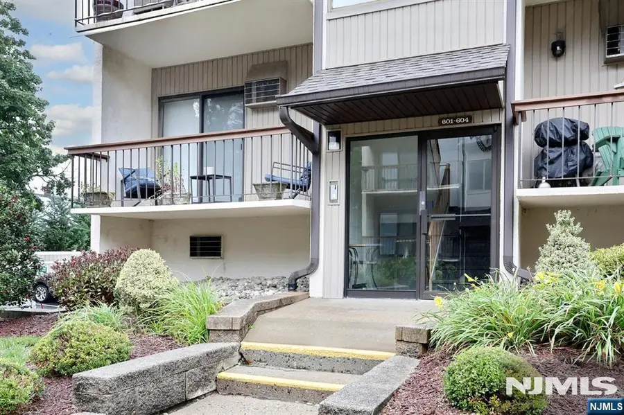602 West Ridge Mews 602, Wood Ridge, NJ 07075 - #2