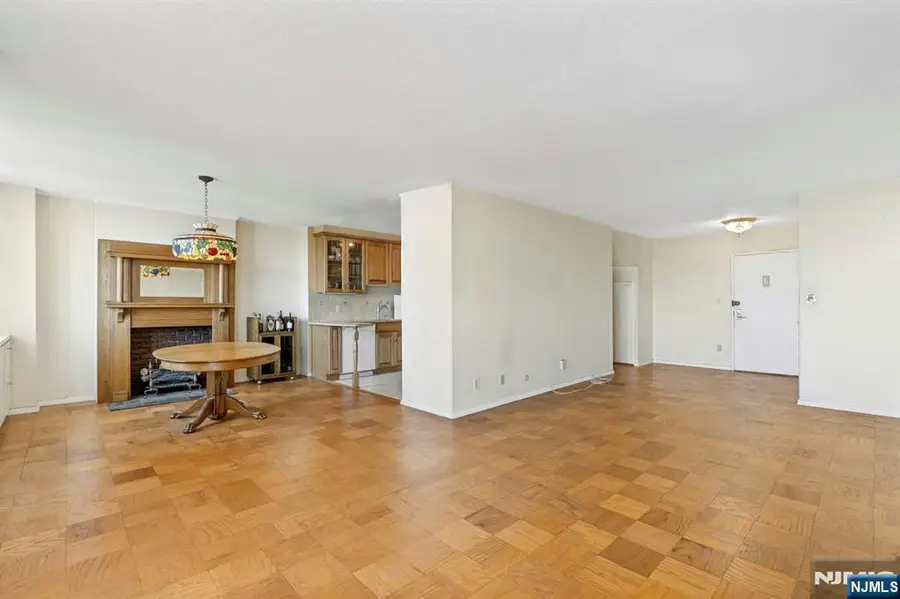 2150 Center Avenue 18A, Fort Lee, NJ 07024 - #2