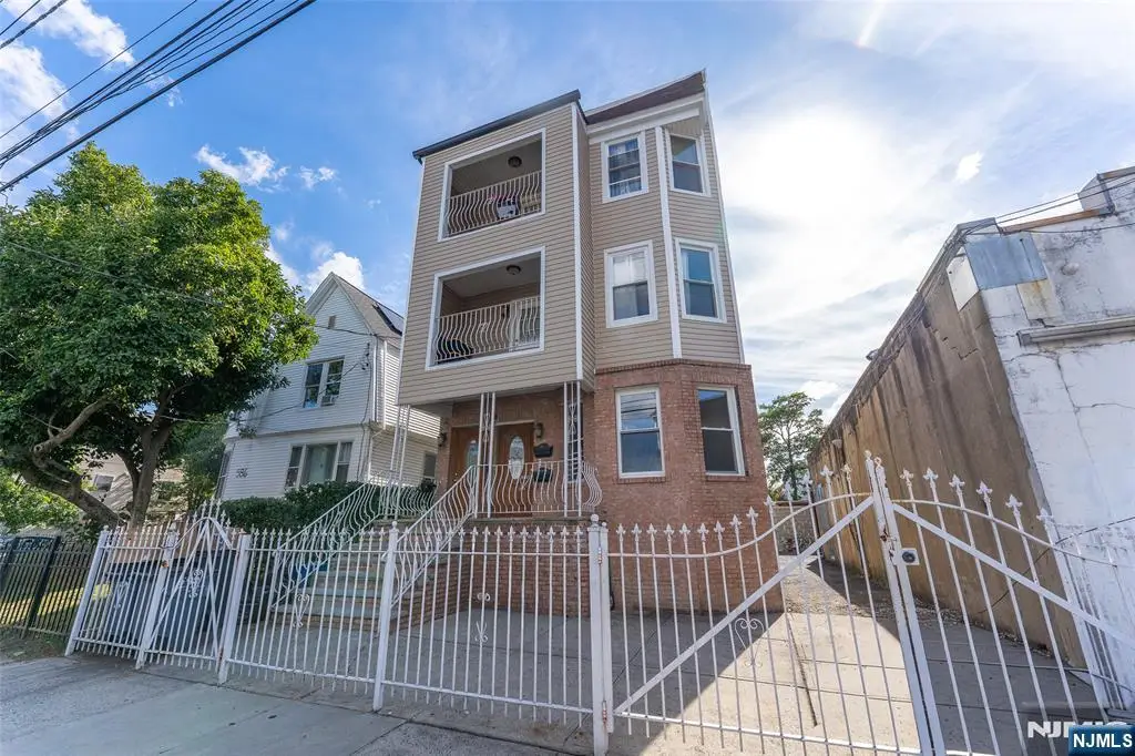 590 Hawthorne Avenue, Irvington, NJ 07112 - #1