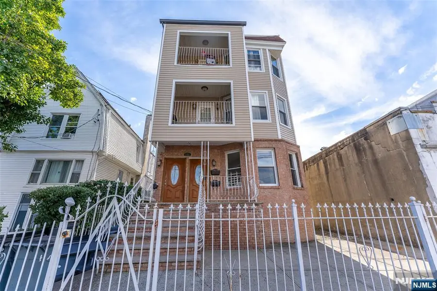 590 Hawthorne Avenue, Irvington, NJ 07112 - #2