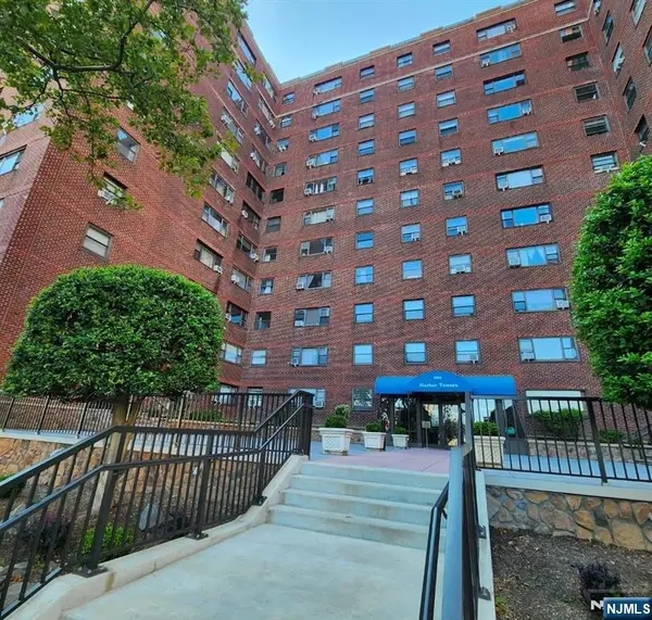 6515 JFK Blvd E 4 Q, West New York, NJ 07093