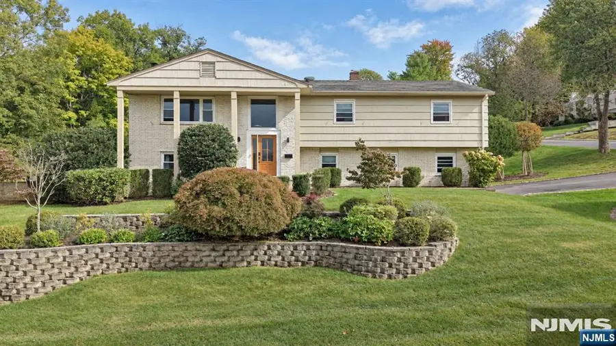 1 Syme Avenue, West Orange, NJ 07052 - #2