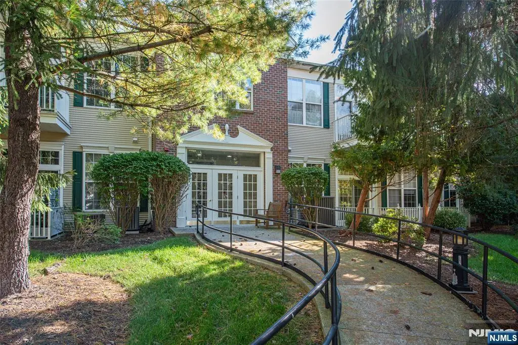 1313 Four Seasons Drive, Wayne, NJ 07470 - #1