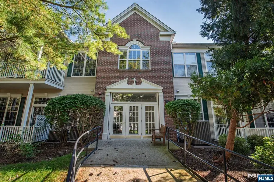 1313 Four Seasons Drive, Wayne, NJ 07470 - #2