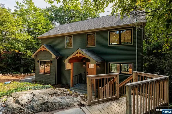 310 Lakeshore Drive, Vernon, NJ 07422