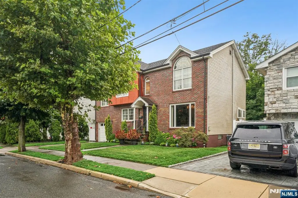 18 Gail Place, Secaucus, NJ 07094 - #1