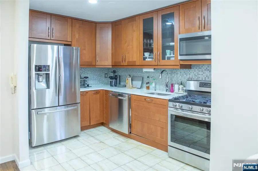 3060 Edwin Avenue 2C, Fort Lee, NJ 07024 - #3