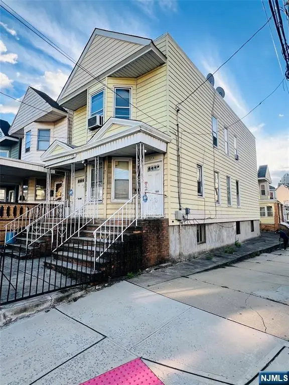 195 Tonnelle, Jersey City, NJ 07306