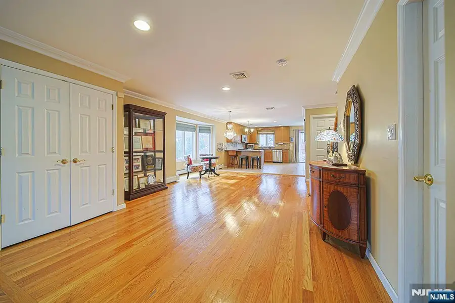 432 Washington Avenue A, Cliffside Park, NJ 07010 - #3
