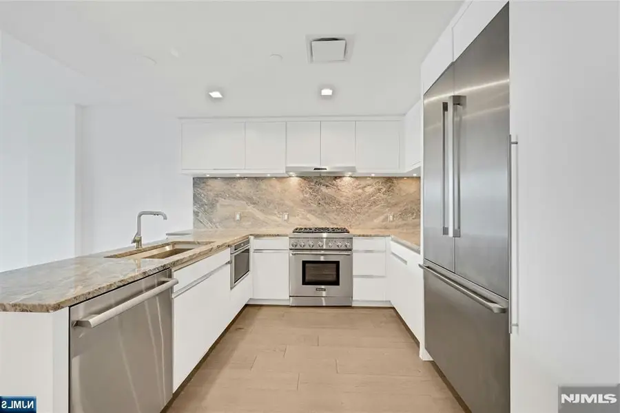 320 Adolphus Avenue 1004, Cliffside Park, NJ 07010 - #3