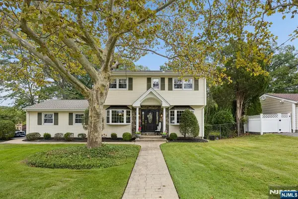87 Webster Drive, Wayne, NJ 07470