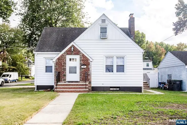 218 Hickory Avenue, Bergenfield, NJ 07621