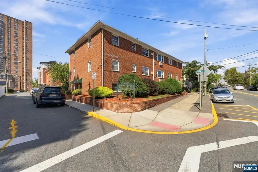 201 Oakdene Place E2, Cliffside Park, NJ 07010 - #2