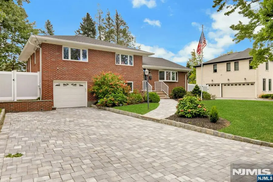 11 Raymond Street, Englewood Cliffs, NJ 07632 - #2