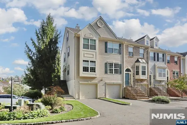 876 Somerset Court, Ramsey, NJ 07446