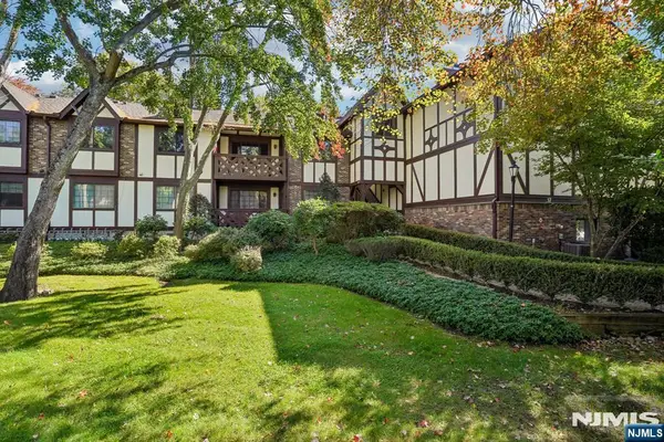 1714 Faulkner Court 1714, Mahwah, NJ 07430