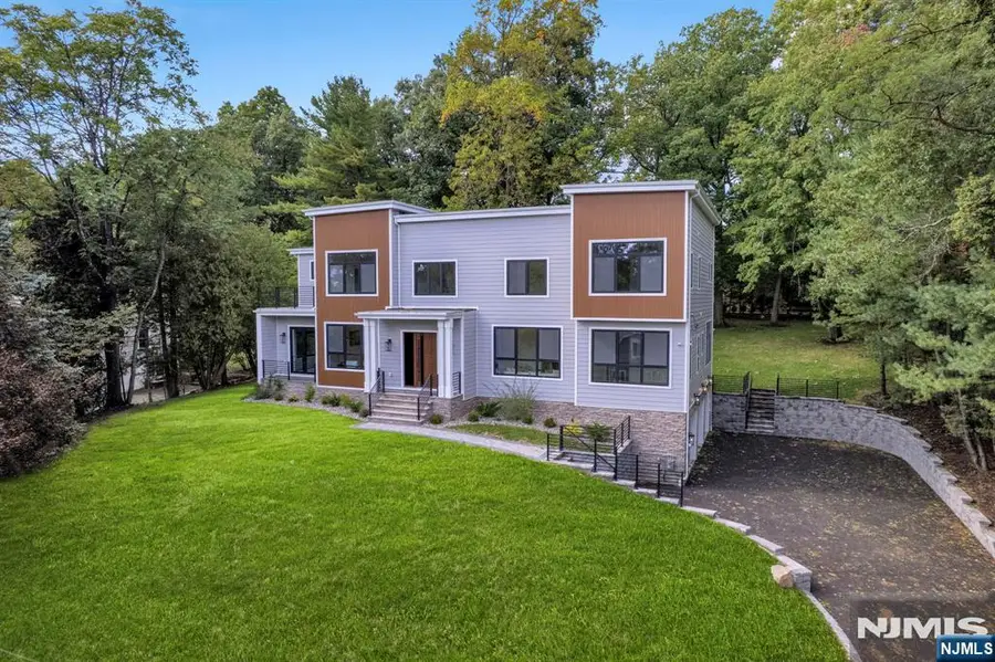 8 Fordham Road, Livingston, NJ 07039 - #2