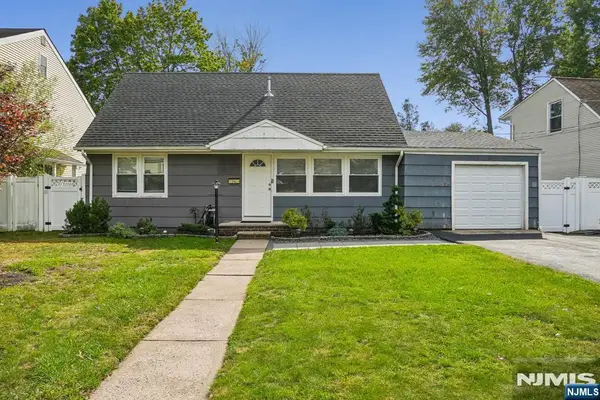 76 Day Avenue, Bergenfield, NJ 07621