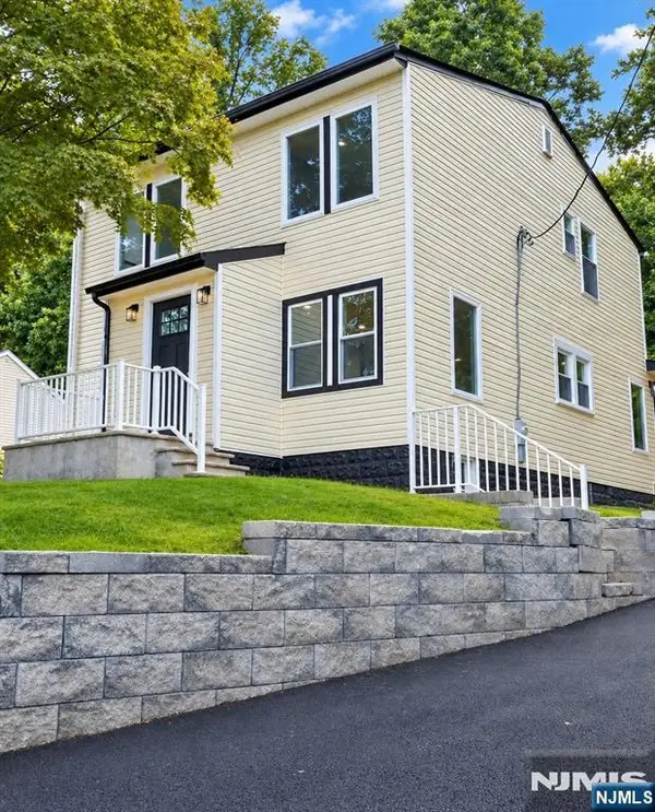103 Vreeland Avenue, Bloomingdale, NJ 07403