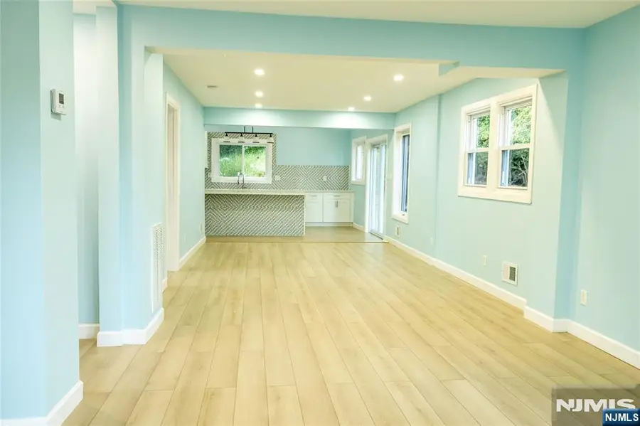 103 Vreeland Avenue, Bloomingdale, NJ 07403 - #3
