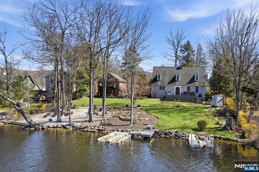 173 Point Breeze Drive, Upper Greenwood Lake, NJ 07421 - #2