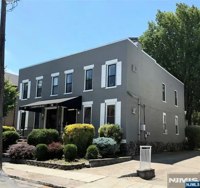 66-68 Edgewater Place A2, Edgewater, NJ 07020 - #1