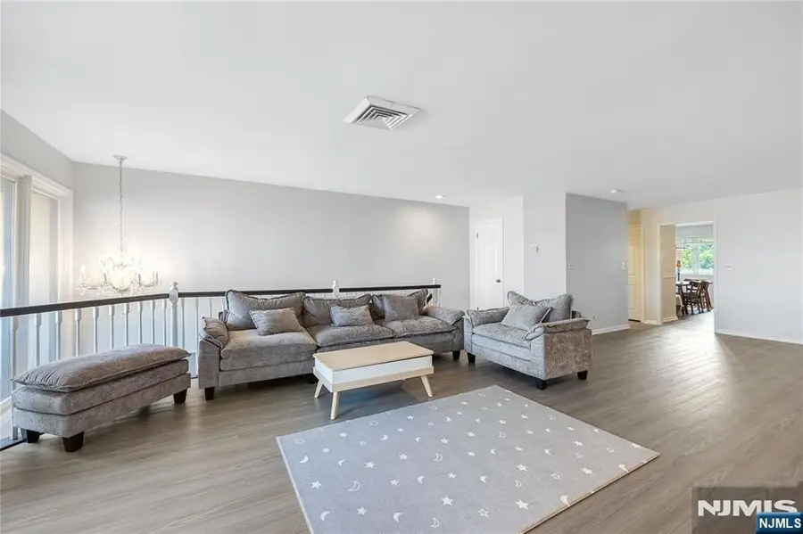 300 Gorge 8, Cliffside Park, NJ 07010 - #3