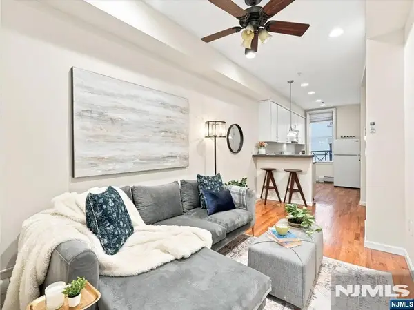 358 3rd Street 3L, Hoboken, NJ 07030