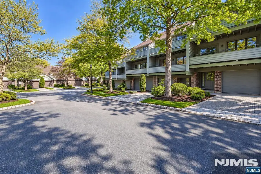 92 Meadowview Court, Leonia, NJ 07605 - #2