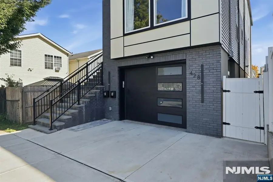 428 Peshine Avenue, Newark, NJ 07112 - #2