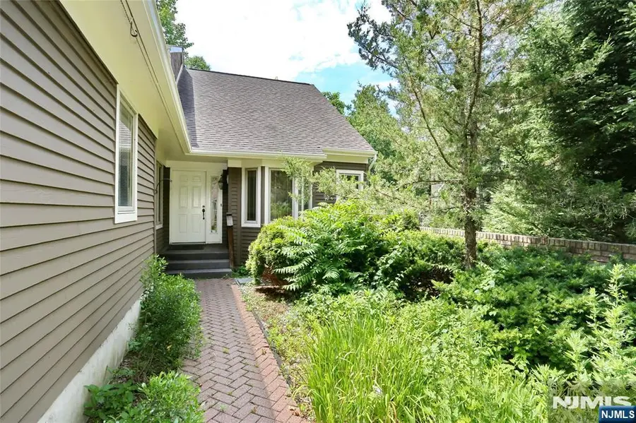255 Westervelt Lane, Mahwah, NJ 07430 - #3