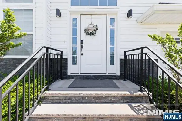 28 Lamb Court, Norwood, NJ 07648 - #2