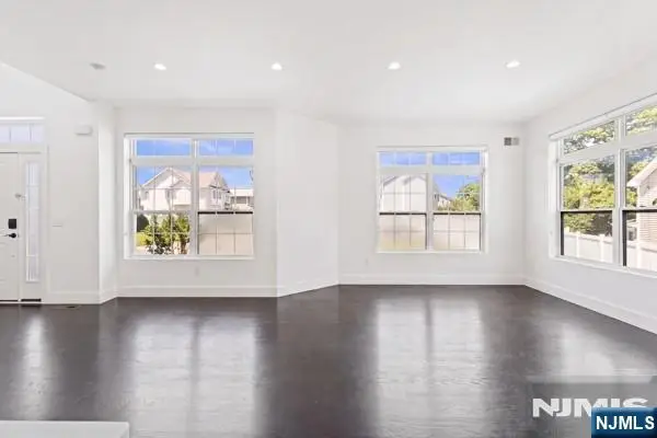 28 Lamb Court, Norwood, NJ 07648 - #3