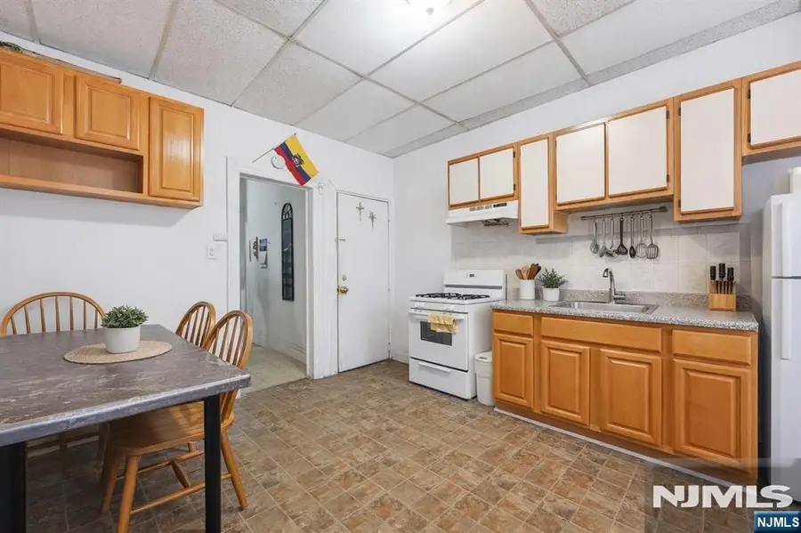 509 Monastery Place, Union City, NJ 07087 - #3